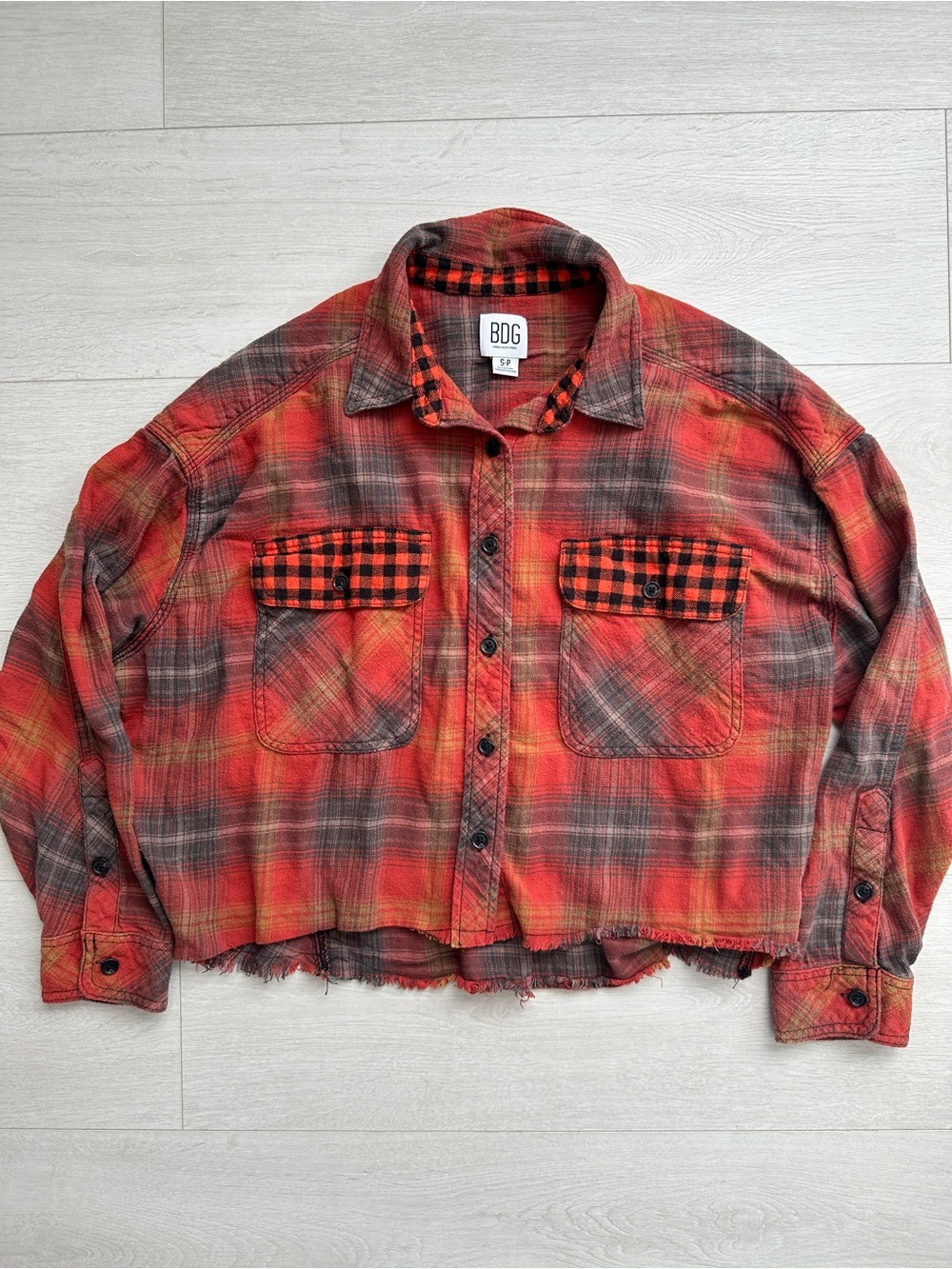 Urban Outfitters BDG Rayne Flannel Boxy Cropped Shirt Scottish Checked Red Small - Picture 7 of 15